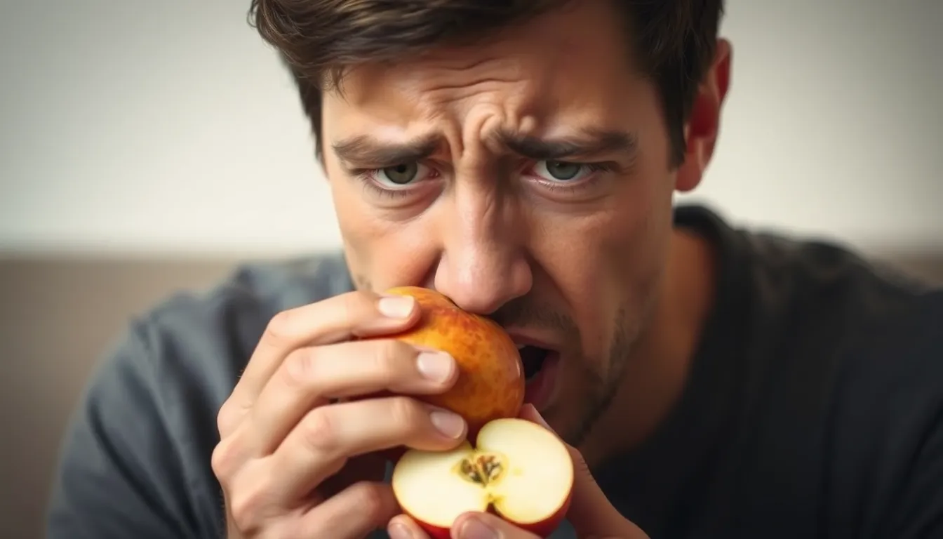 Eine Person, die besorgt versucht, einen Apfel zu essen, zeigt Unbehagen und Befangenheit